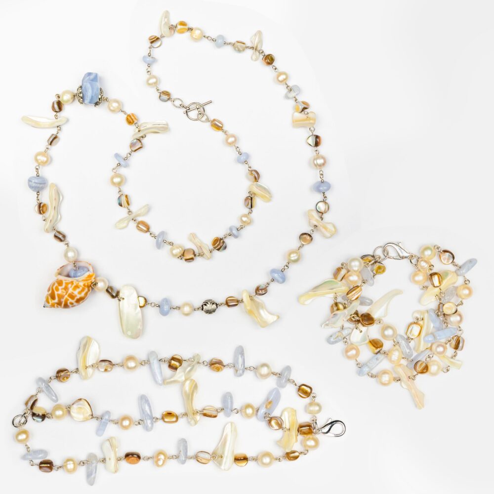 Jewelry with natural pearls