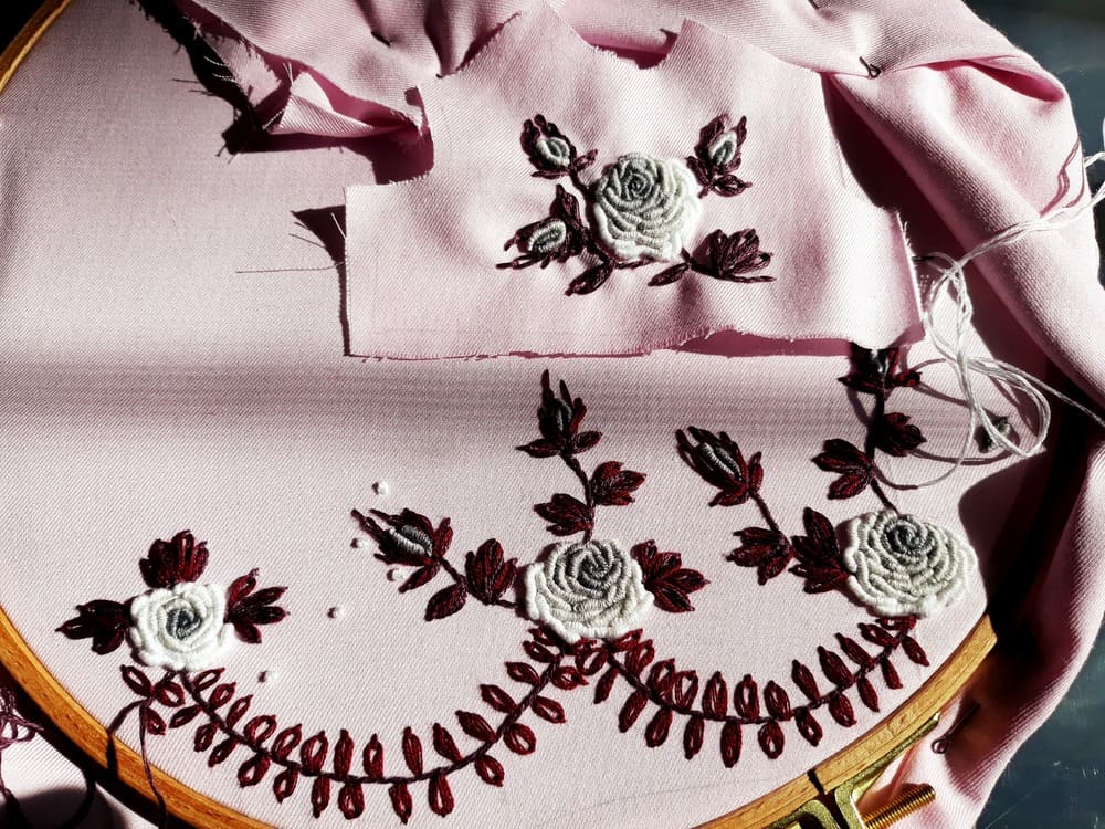 broderie manuala pentru rochita